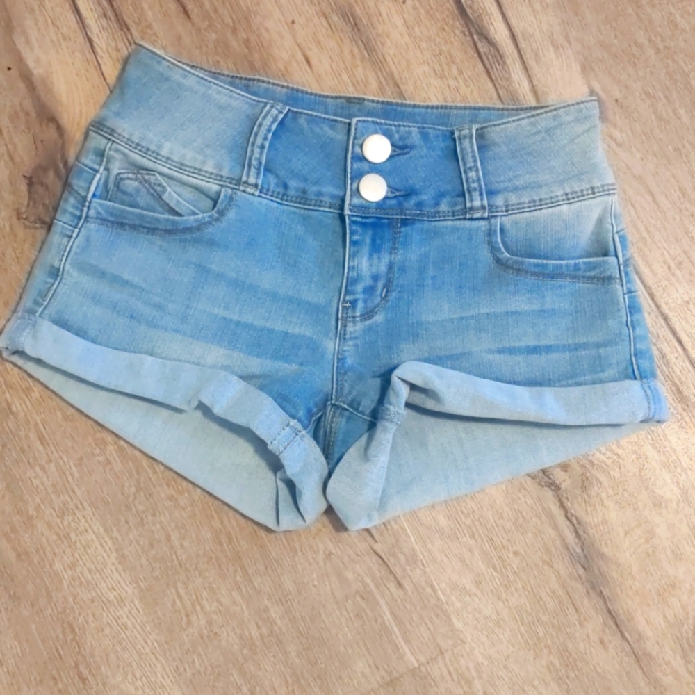 Women's Guess mid rise shorts